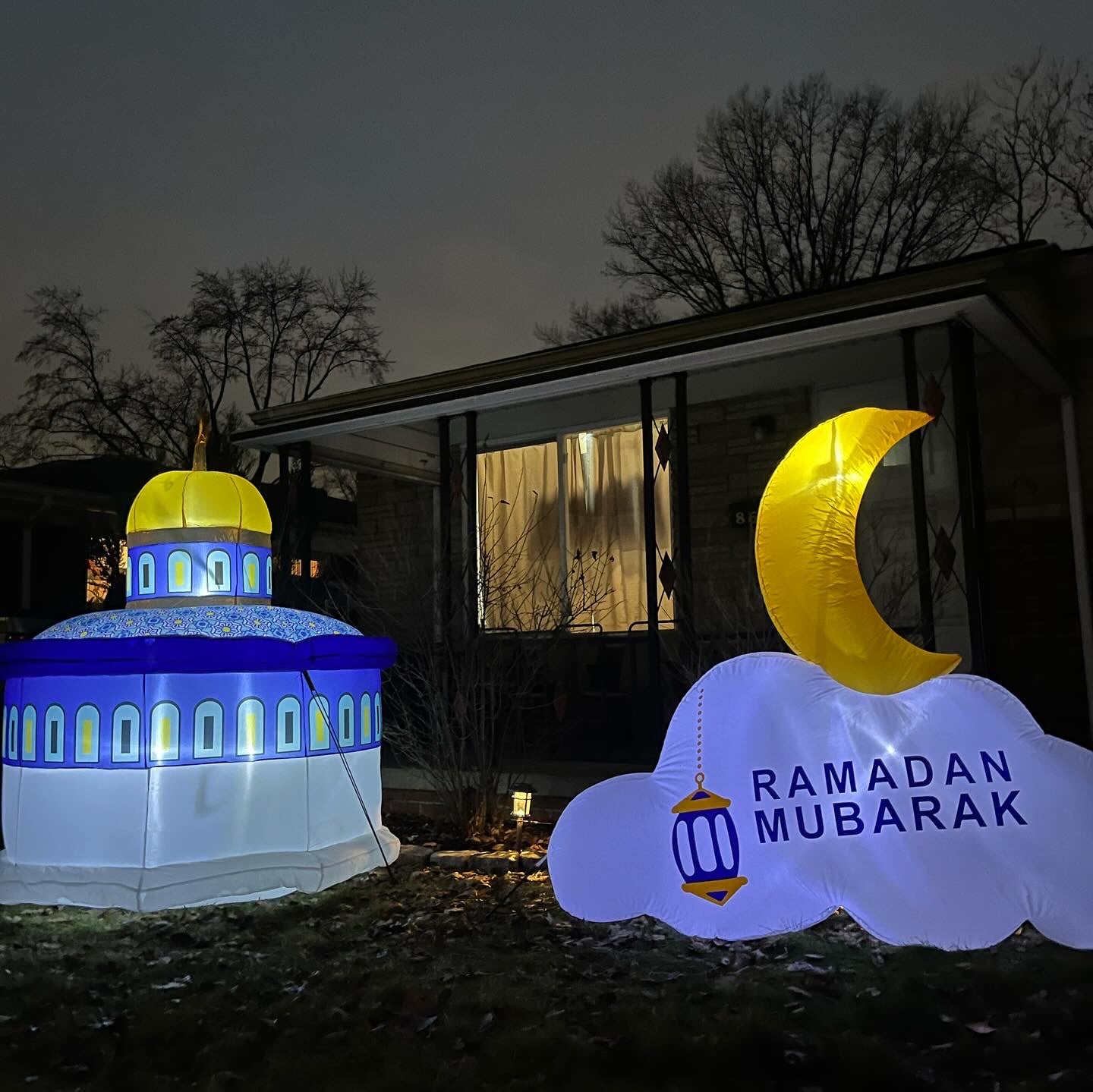 5FT Ramadan Inflatable - Reversible Crescent Moon on Cloud with Lantern